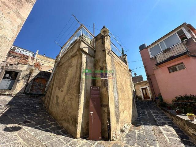 Casa indipendente in vendita a Monterosso Almo RG