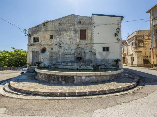 Casa indipendente in vendita a Monterosso Almo RG