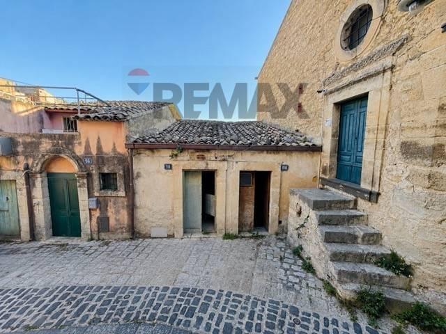 Casa indipendente in vendita a Monterosso Almo RG