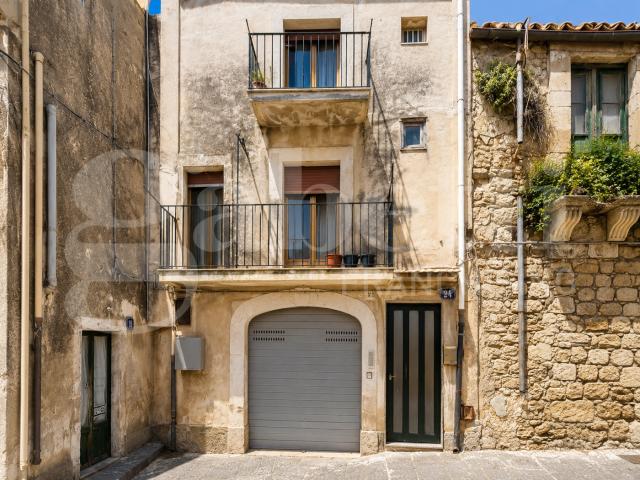 Casa indipendente in vendita a Monterosso Almo