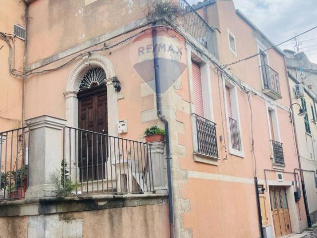Casa indipendente in vendita a Monterosso Almo