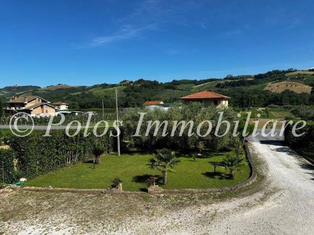 Casa indipendente in vendita a Monterubbiano FM