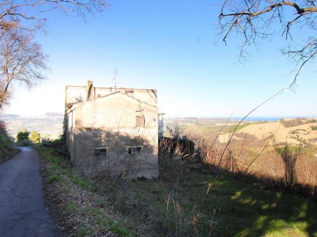 Casa indipendente in vendita a Monterubbiano FM