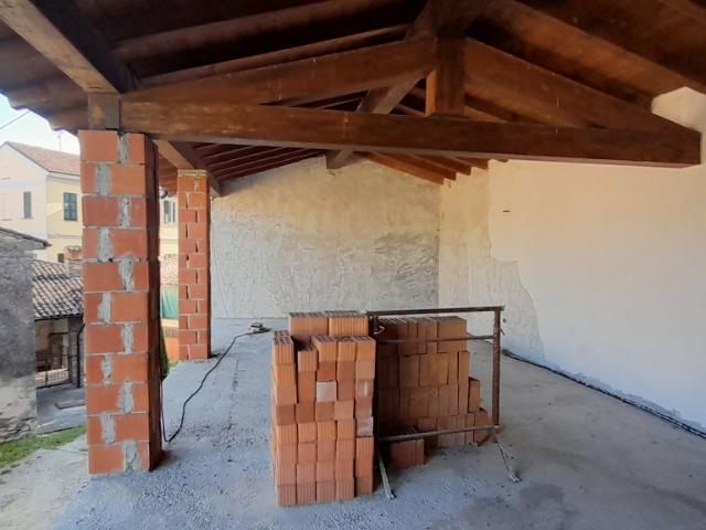 CASA INDIPENDENTE in VENDITA a MONTESCANO di 6 vani