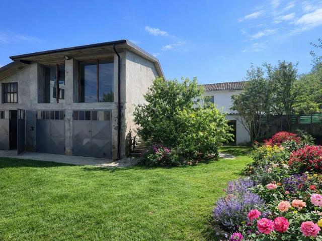 Casa indipendente in vendita a Montescano PV