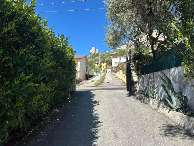Casa indipendente in vendita a Montesarchio BN