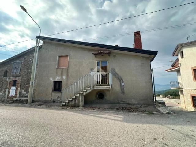Casa indipendente in vendita a Montesarchio BN