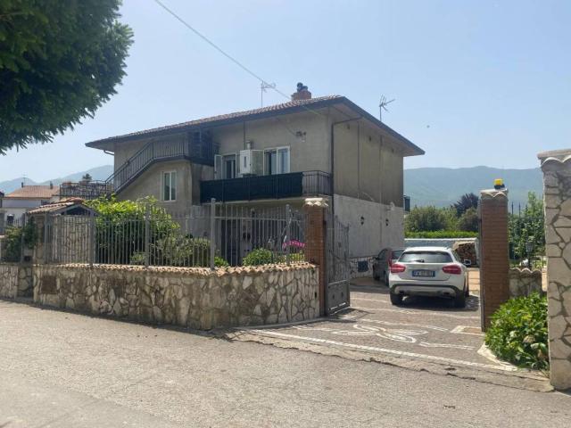 Casa indipendente in vendita a Montesarchio BN