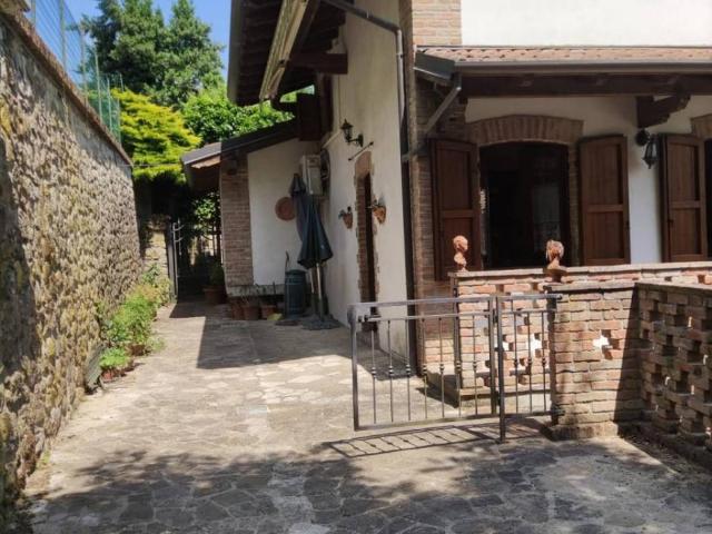 Casa indipendente in vendita a Montesegale PV