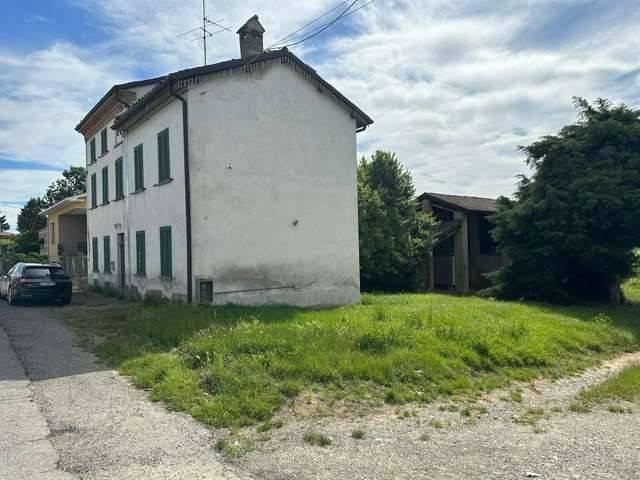 Casa indipendente in vendita a Montesegale PV