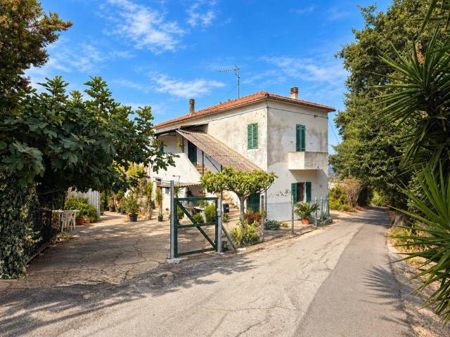 Casa indipendente in vendita a Montesilvano PE