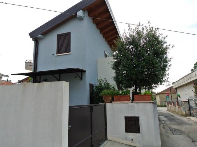 Casa indipendente in vendita a Montesilvano PE