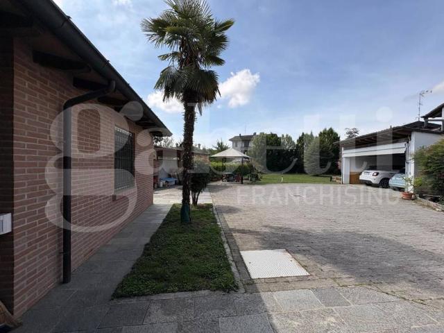Casa indipendente in vendita a Monticelli d'Ongina PC