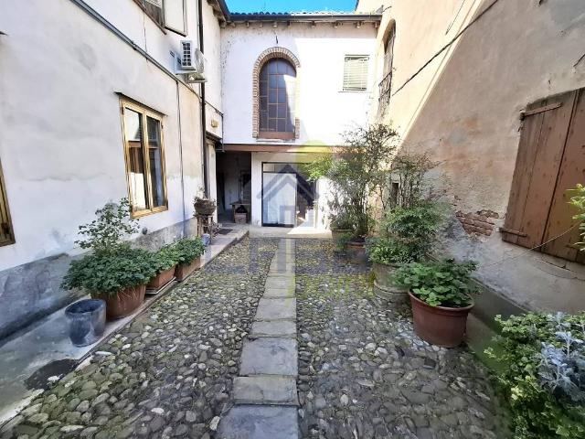 Casa indipendente in vendita a Monticelli d'Ongina PC