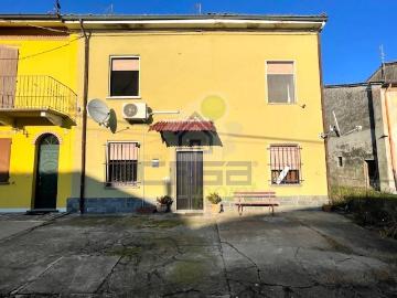 Casa indipendente in vendita a Monticelli d'Ongina PC