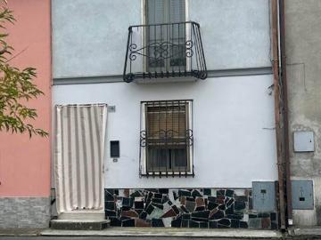Casa indipendente in vendita a Monticelli d'Ongina PC