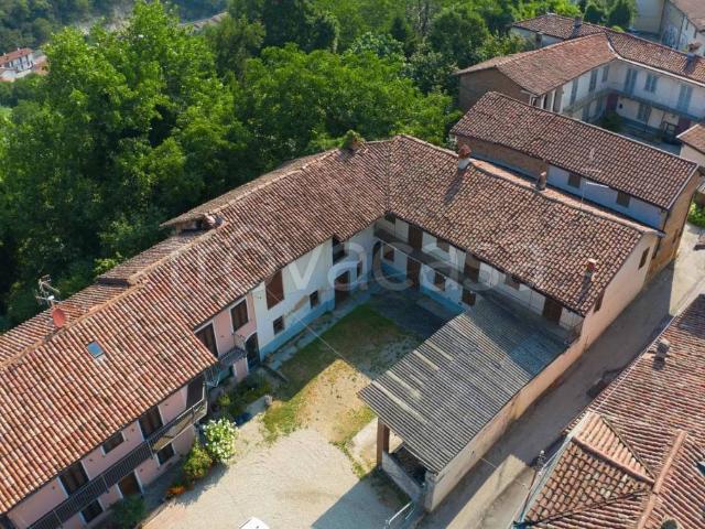 Casa indipendente in vendita a Monticello d'Alba via Rossesio