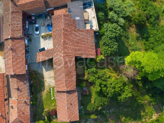 Casa indipendente in vendita a Monticello d'Alba via Rossesio