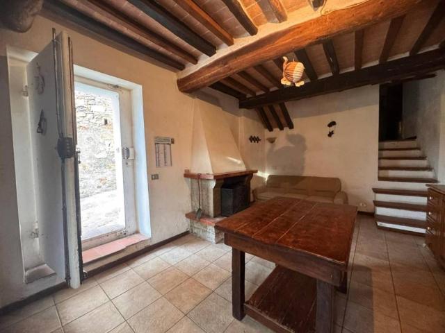 Casa indipendente in vendita a Monticiano SI