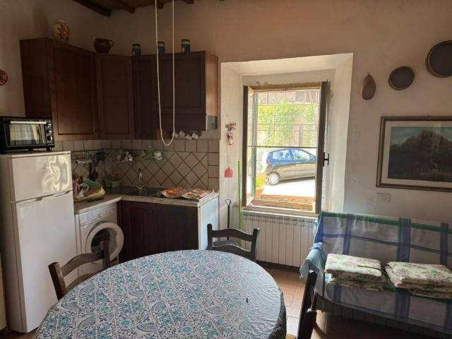 Casa indipendente in vendita a Monticiano SI