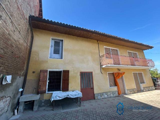 Casa indipendente in vendita a Montiglio Monferrato AT