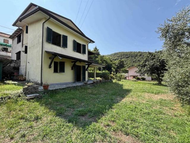 Casa indipendente in vendita a Montignoso MS