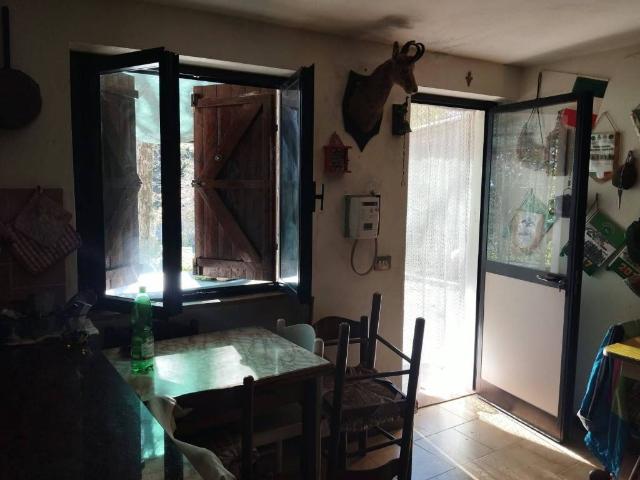 Casa indipendente in vendita a Montignoso MS