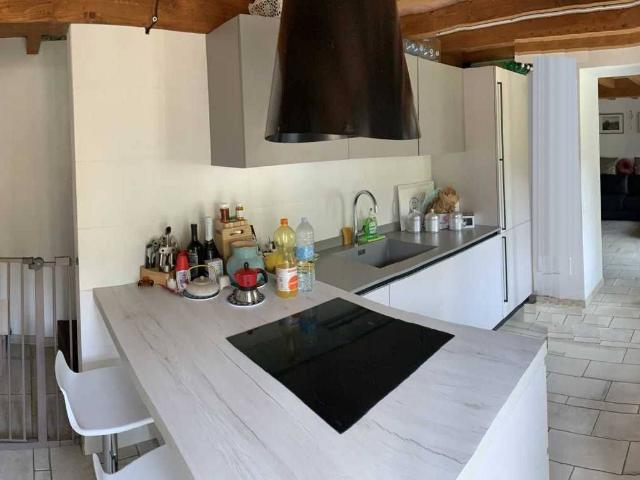 Casa indipendente in vendita a Montignoso MS