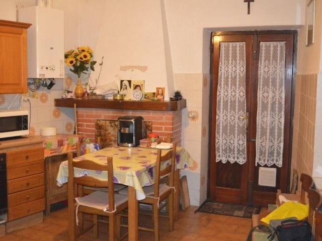 Casa indipendente in vendita a Montignoso MS