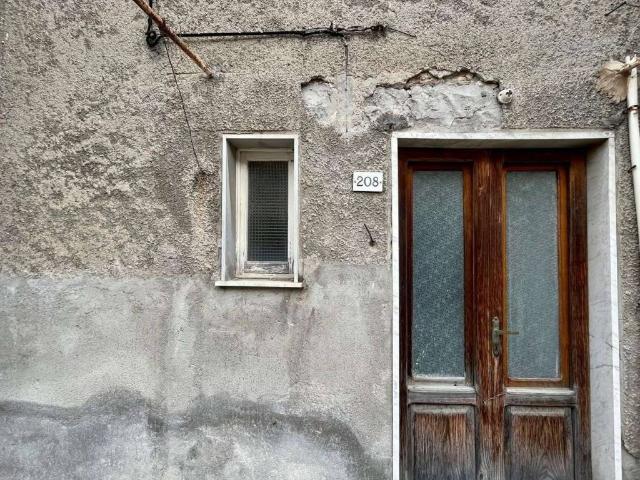 Casa indipendente in vendita a Montignoso MS