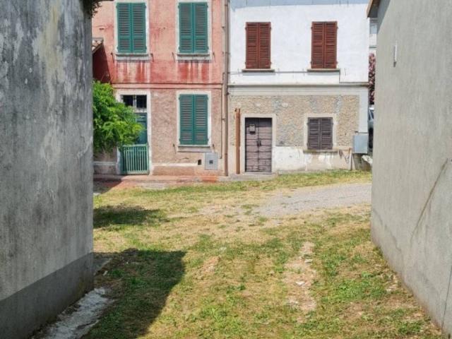 Casa indipendente in vendita a Montù Beccaria PV