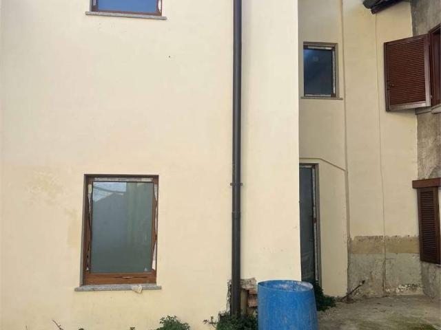 Appartamento in vendita a Monvalle VA