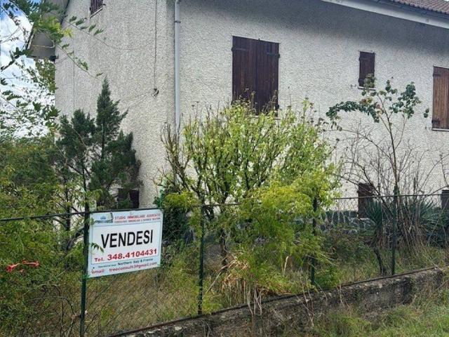 Casa indipendente in vendita a Morbello AL