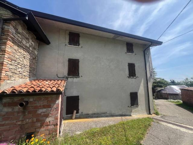 Casa indipendente in vendita a Morfasso PC