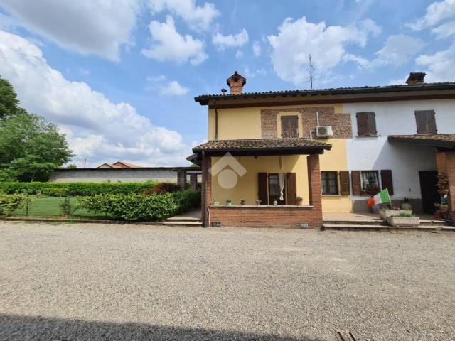 Casa indipendente in vendita a Morimondo MI