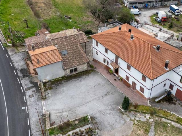 Casa indipendente in vendita a Morro Reatino RI