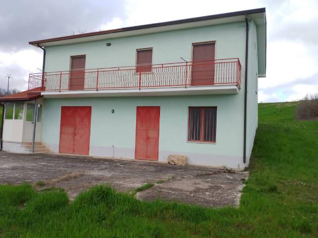 Casa indipendente in vendita a Morra De Sanctis AV