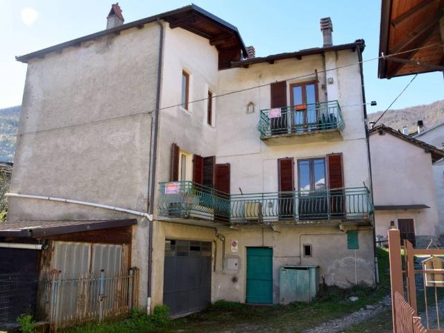 Casa indipendente in vendita a Mattie TO