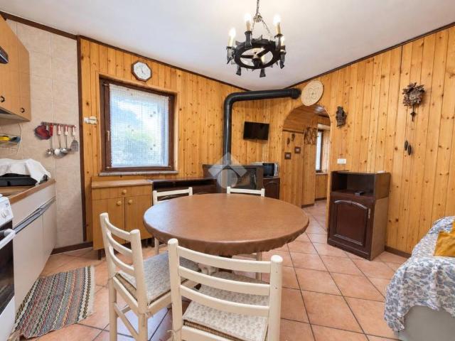 Casa indipendente in vendita a Mazzo di Valtellina SO