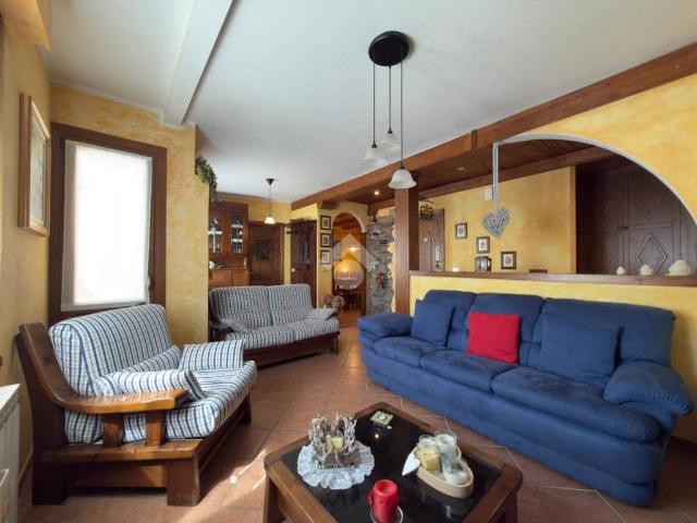 Casa indipendente in vendita a Mazzo di Valtellina SO