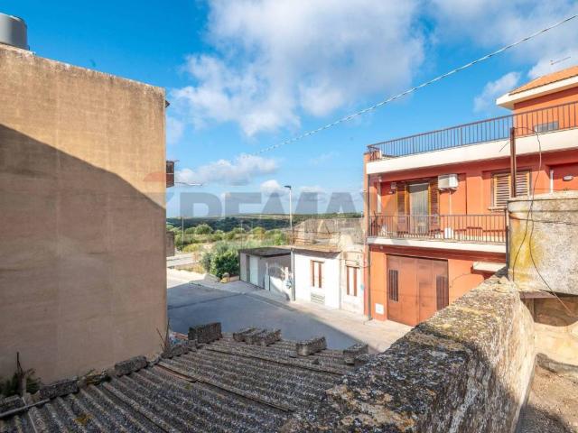 Casa indipendente in vendita a Mazzarrone CT