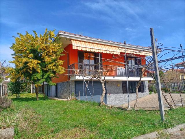 Casa indipendente in vendita a Mazzè TO