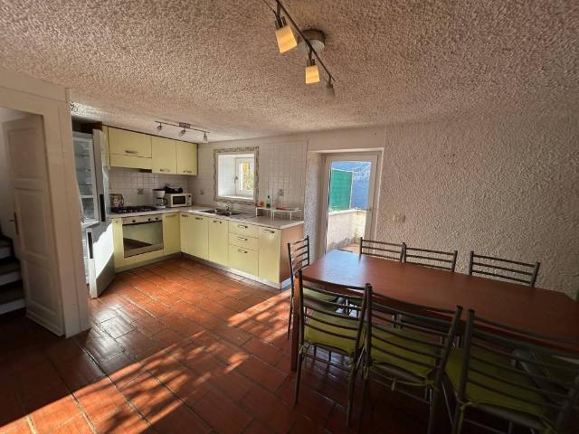 Casa indipendente in vendita a Maccagno con Pino e Veddasca VA
