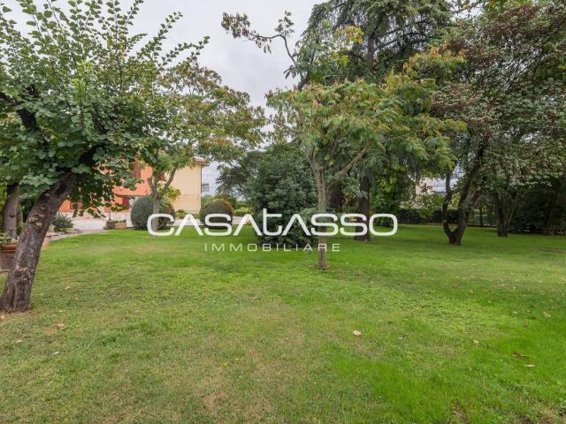 Casa indipendente in vendita a Macerata MC