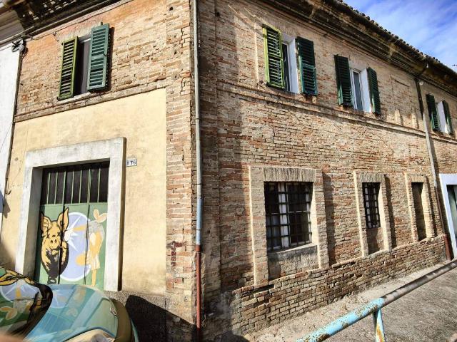 Casa indipendente in vendita a Macerata MC