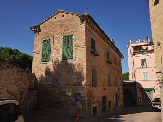 Casa indipendente in vendita a Macerata MC