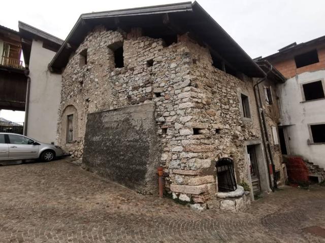 Casa indipendente in vendita a Madruzzo TN