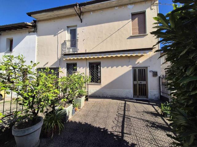 Casa indipendente in vendita a Magherno PV