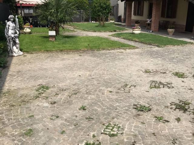 Casa indipendente in vendita a Magliano Alfieri CN