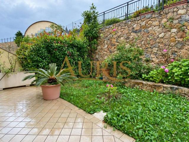 Casa indipendente in vendita a Magliolo SV